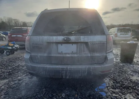 2010 Subaru Forester 2.5X Premium z USA, uszkodzony, nr VIN JF2SH6CC9AH785214